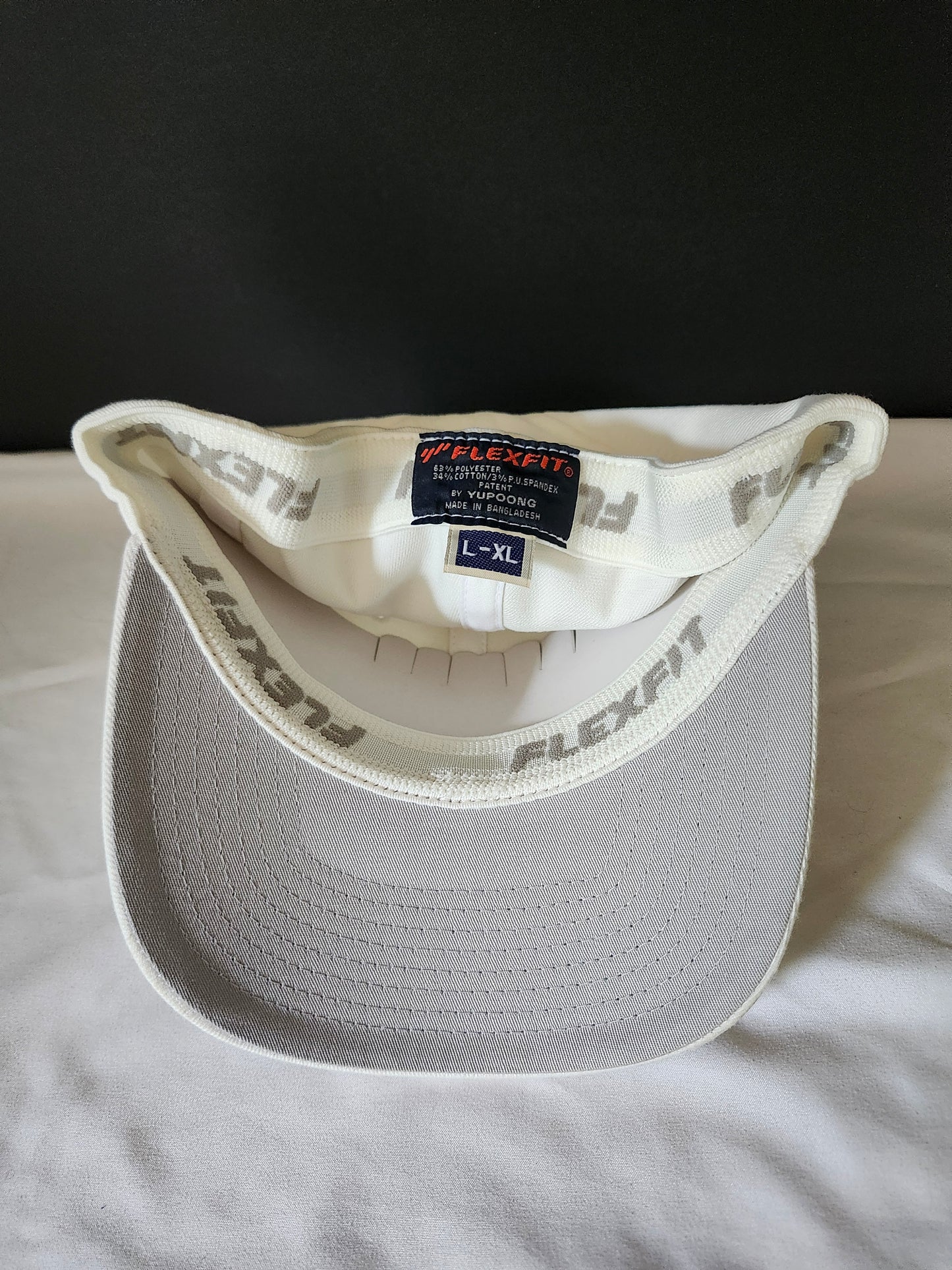 Flex-Fit Baseball Cap in Off-White Classic off