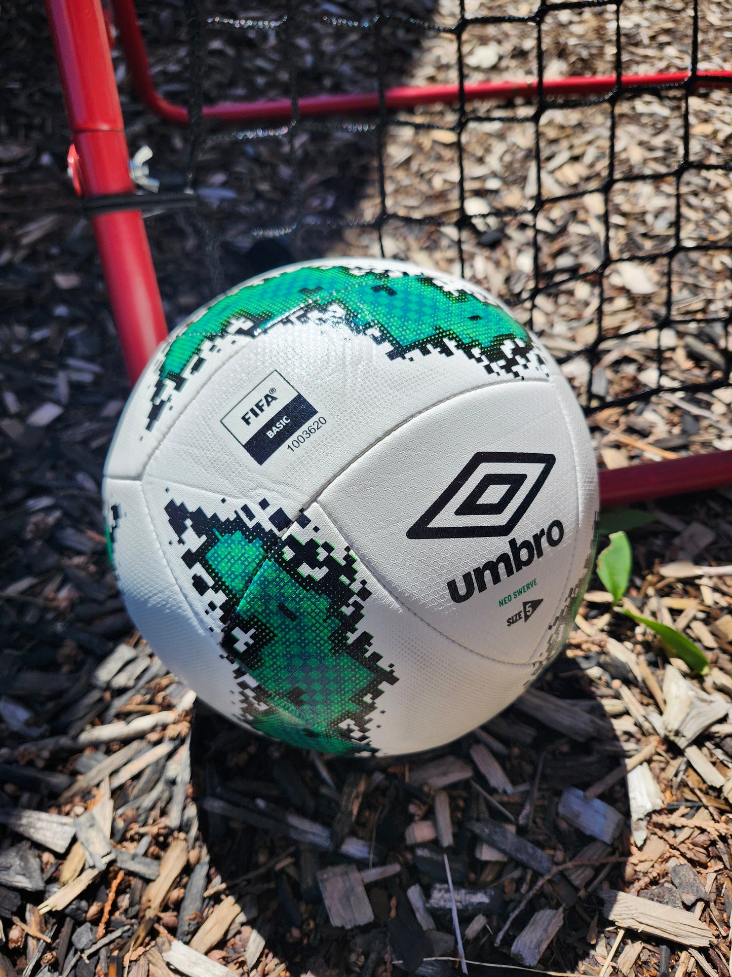 Rebounder Training Net + Size 5 Umbro Ball
