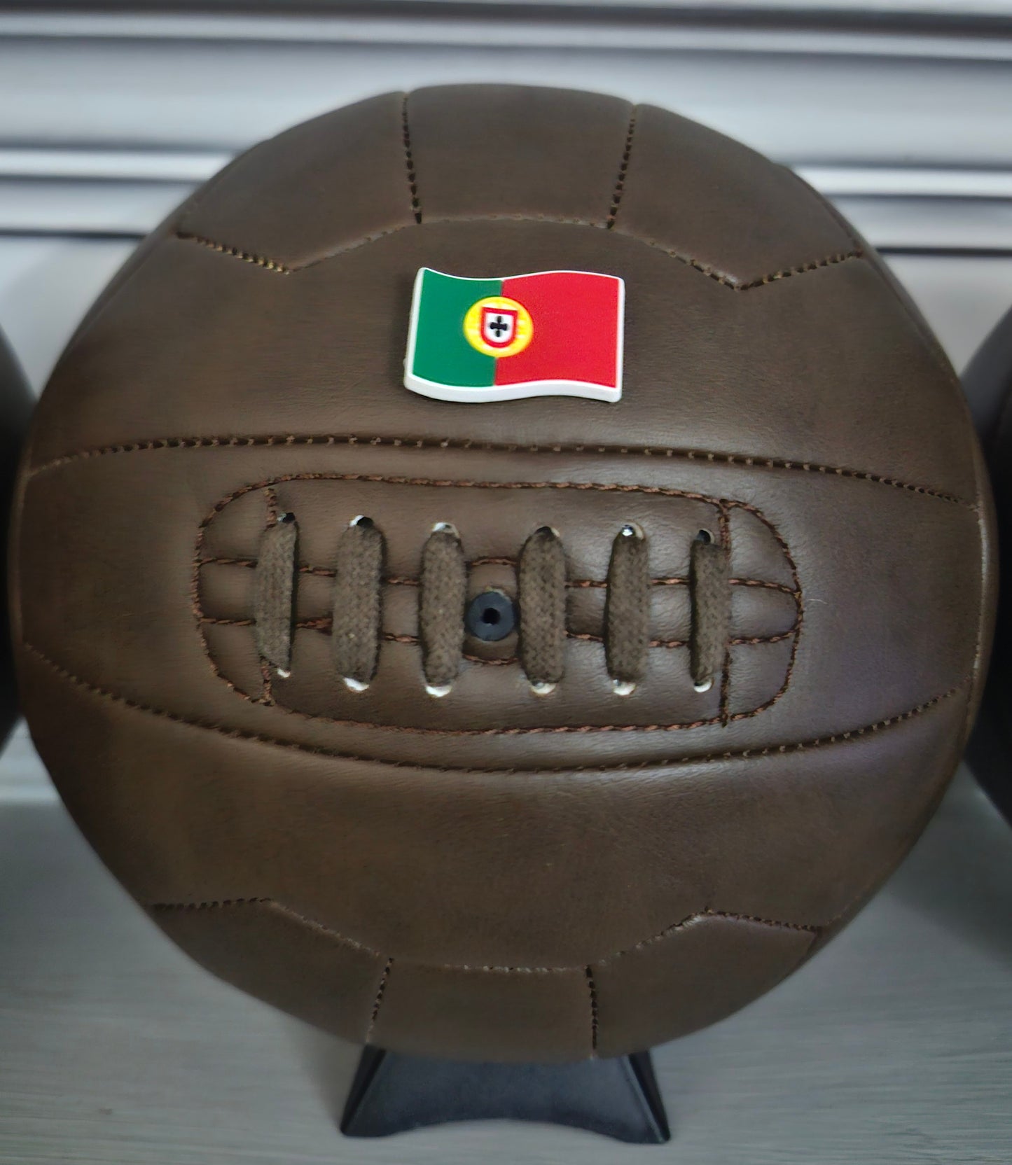 Retro old school PU size 4 ball + Stand