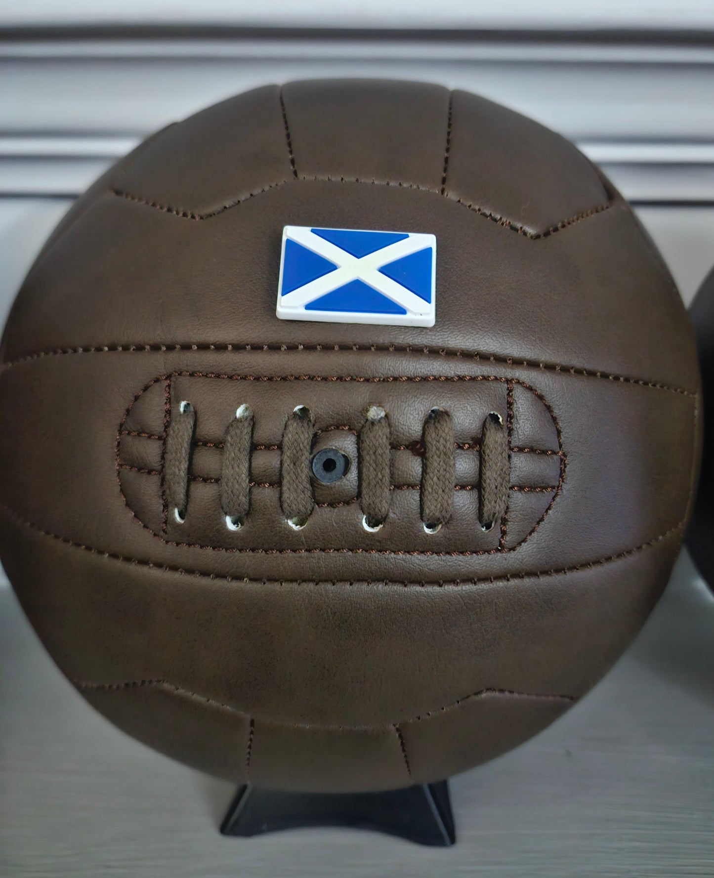 Retro old school PU size 4 ball + Stand